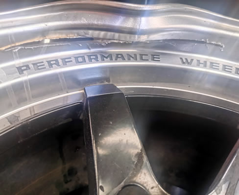 We offer welding and mending of alloy wheels in Bloemfontein